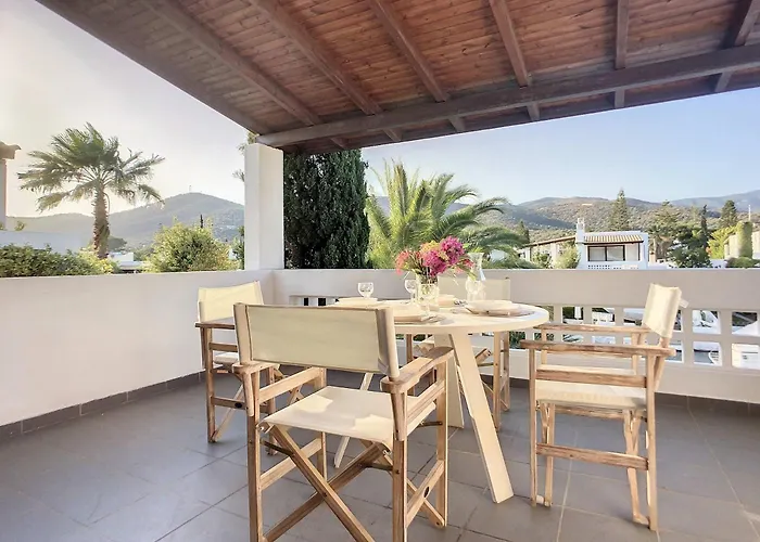 Villa, Swimming Pool For 8 Thermisía