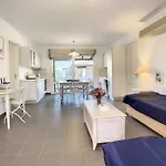 Villa Villa, Swimming Pool For 8