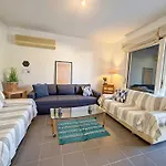 Villa, Swimming Pool For 8 * Thermisía