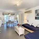 Villa Villa, Swimming Pool For 8 Thermisía