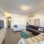 Villa, Swimming Pool For 8 Thermisía