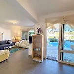 Villa, Swimming Pool For 8 *