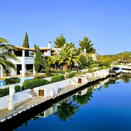 Villa, Swimming Pool For 8 Villa *