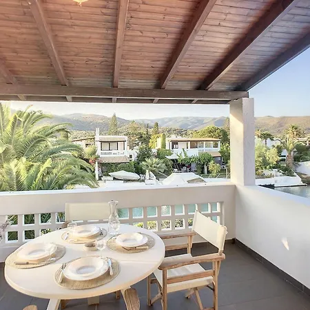 Villa, Swimming Pool For 8 * Thermisía