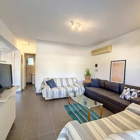 Villa, Swimming Pool For 8 Thermisía