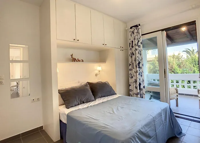 וילה Villa, Swimming Pool For 8 *