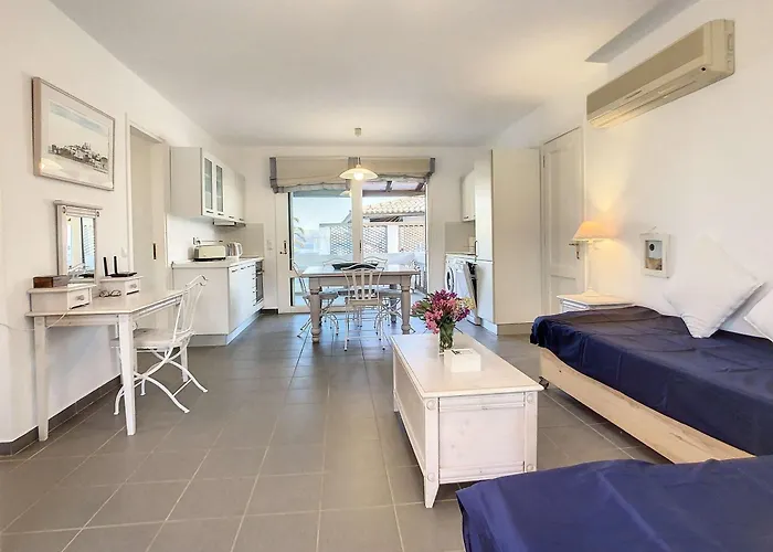 וילה Villa, Swimming Pool For 8