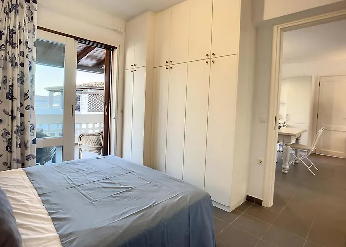 וילה Villa, Swimming Pool For 8 *