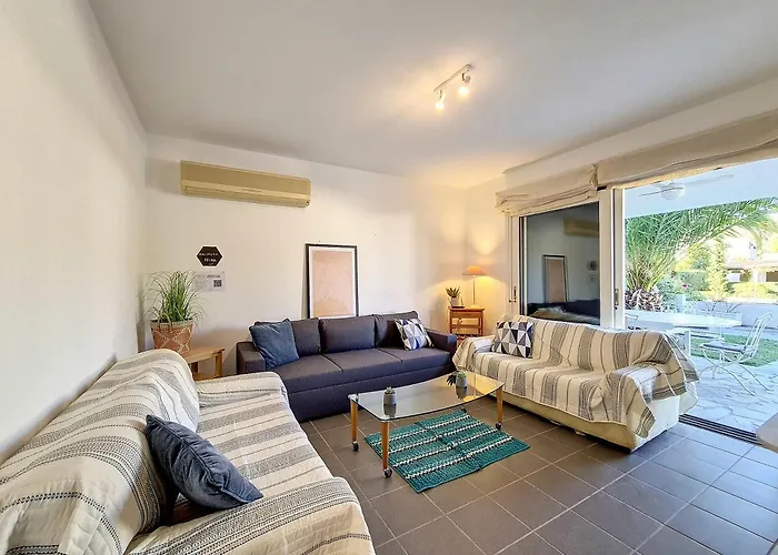 Villa, Swimming Pool For 8 Thermisía